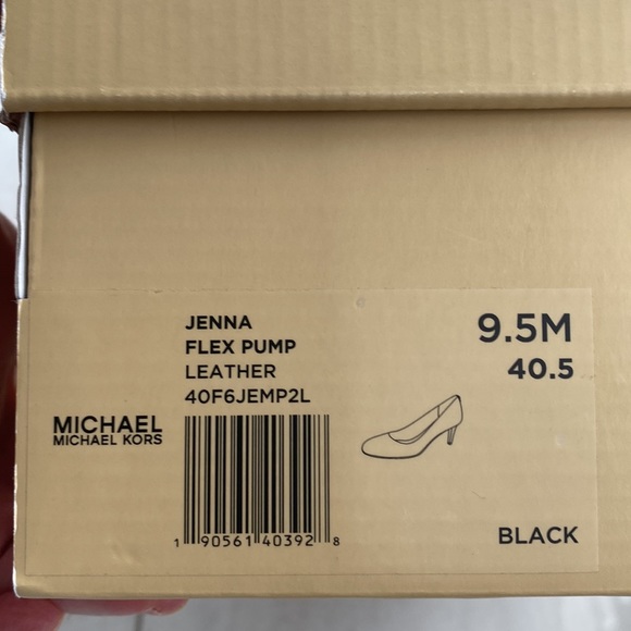 Like new Michael Kors Black Jenna Flex Pump - Picture 7 of 8